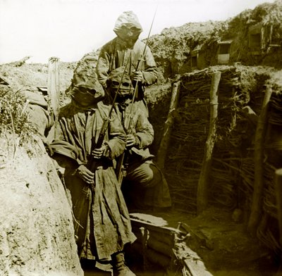 Fotografía - Placa de vidrio estereoscópica sobre la Primera Guerra Mundial: Soldado con el traje para resistir ataques de gas, Colección privada de Anonymous Anonymous