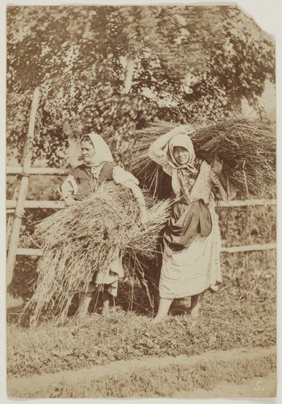 Campesinas rusas, c.1855 (impresión en papel salado a partir de negativo en papel encerado) de Anonymous Anonymous