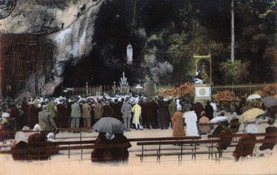 La cueva en Lourdes - Altos Pirineos (65) alrededor de 1900. de Anonymous Anonymous