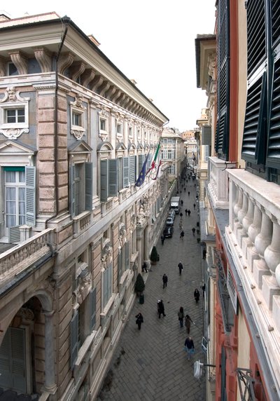 Vista de la Via Garibaldi o Strada Nuova en Génova, Italia de Anonymous Anonymous
