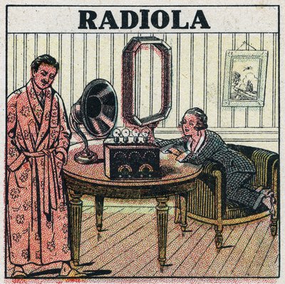 Telefonía inalámbrica: conjunto de radio Radiola. Ilustración anónima de 1925. Colección privada. de Anonymous Anonymous
