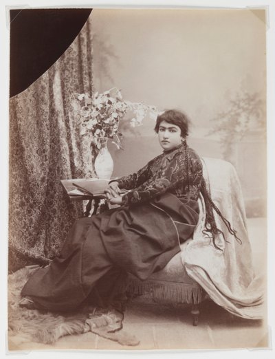 Mujer con trenzas de Antoin Sevruguin