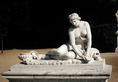 Ninfa con una concha, del Parterre de Latone de Antoine Coysevox