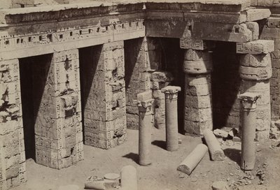 Medinet Habu: Iglesia copta en el centro del templo de Ramsés III de Antonio Beato