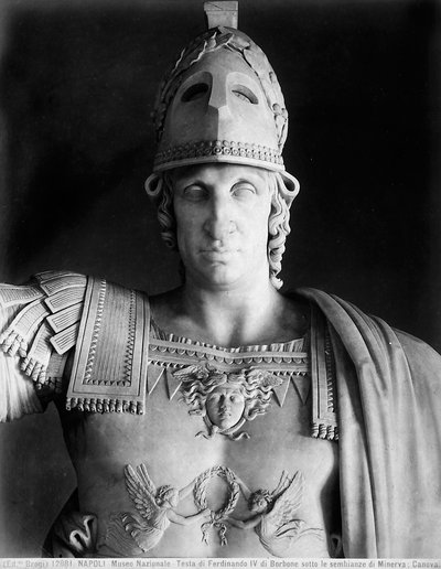 (detalle) de la estatua de Fernando IV de Borbón con las vestiduras de Minerva de Antonio Canova