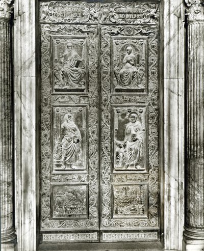 Panel de relieve de puerta decorado con escenas de Cristo, la Virgen, SS. Pedro y Pablo y la vida del Papa Eugenio IV de Antonio Filarete