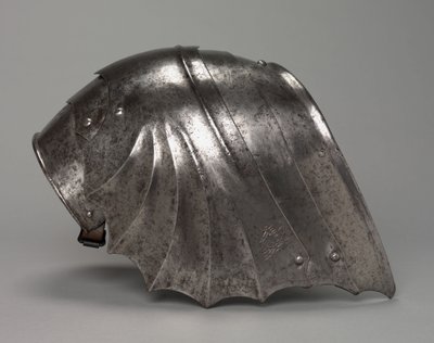 Hombrera gótica en forma de abanico, c.1485-1500 de Antonio Missaglia