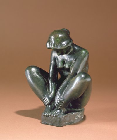 Niña sosteniendo ambos pies, 1920 de Aristide Maillol