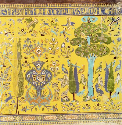 Detalle de la sección inferior de azulejos de una pared interior, iglesia completada en 1613 de Armenian School
