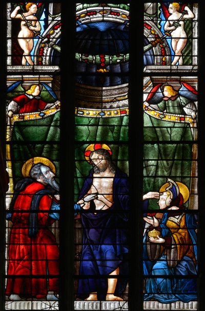 El Cristo resucitado toma la mano de Santo Tomás para hacerle ver sus heridas y toca con la otra mano la frente de Santa María Magdalena - Vidriera de la capilla Notre Dame d