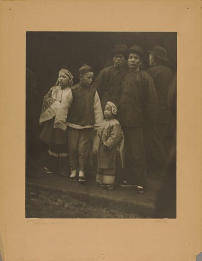 Una multitud mixta, Old Chinatown - San Francisco de Arnold Genthe