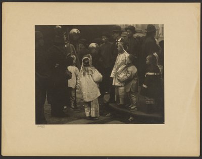 [Desfile, Chinatown] de Arnold Genthe