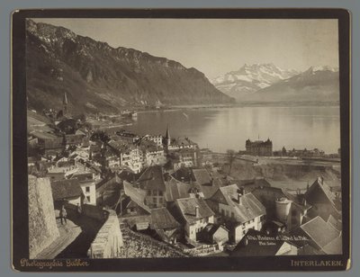 Vista de Montreux en el lago de Ginebra, los Dents du Midi en la distancia. Montreux et la Dent du Midi (título sobre objeto) de Arthur Gabler