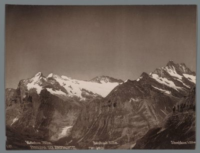 Vista del Wetterhorn, Berglistock y Schreckhorn en los Alpes berneses Panorama de la Jungfraukette (título de la serie sobre el objeto) de Arthur Gabler