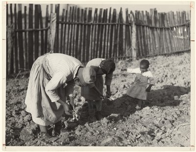 Trabajando en el jardín, Gee