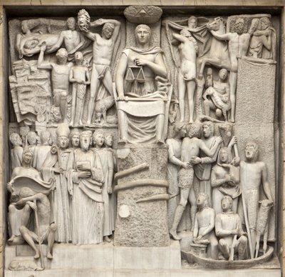 Justicia fascista: "La justicia sentada en el tronco del Árbol del Bien y del Mal" de Arturo Martini