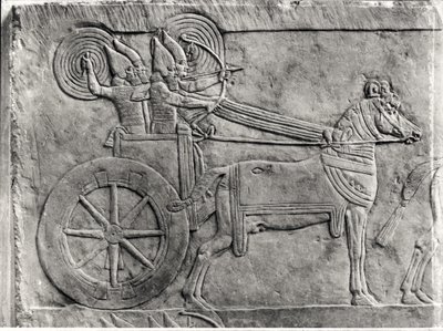 Fragmento de un relieve que representa al ejército asirio en batalla, del Palacio de Asurbanipal en Nínive, c.645 a.C. (detalle) de Assyrian