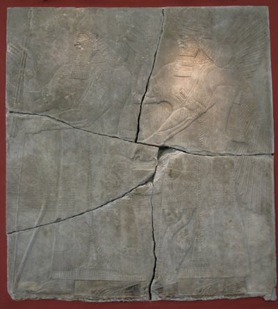 El rey Asurnasirpal II y su dios. Relieve del palacio de Asurnasirpal II en Kalhu, Nimrud, siglo IX a.C. de Assyrian