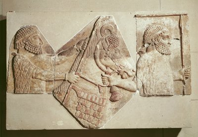 Fragmento de un relieve que representa tributarios medos de Assyrian School