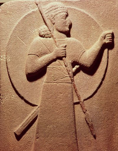 Relieve que representa a un guerrero hitita, de Carquemis, siglo XI-IX a.C. de Assyrian School