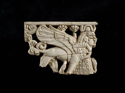 Fragmento de esfinge de Fort Shalmaneser, Nimrud, asirio, siglo VIII a.C. de Assyrian School