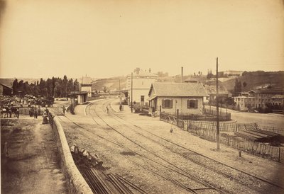 Paso a nivel y estación, L