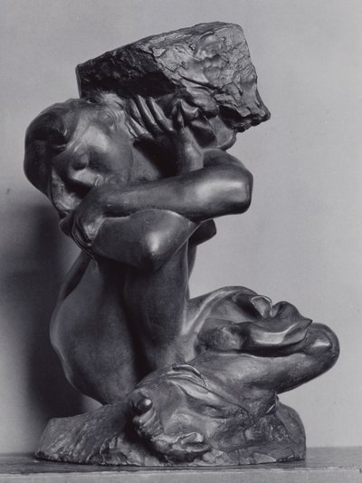 La cariátide caída con su piedra de Auguste Rodin
