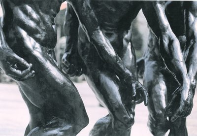 Las Tres Sombras, detalle del torso y los brazos (detalle) de Auguste Rodin