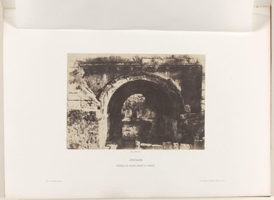 Arco de la Iglesia de Santa María de los Latinos, Jerusalén Jerusalén. Portail de Sainte Marie la Grande (título sobre objeto) de Auguste Salzmann