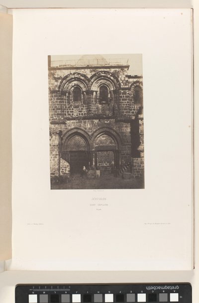 Fachada de la Iglesia del Santo Sepulcro, Jerusalén Jerusalén. San Sepulcro. Fachada (título sobre objeto) de Auguste Salzmann