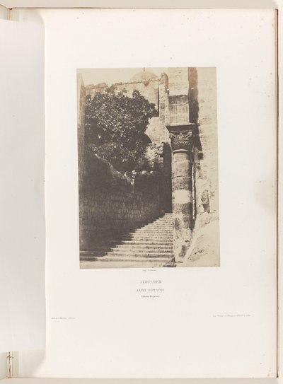 Columna en el Patio de la Iglesia del Santo Sepulcro en Jerusalén Jerusalén. San Sepulcro. Colonne du parvis (título sobre objeto) de Auguste Salzmann