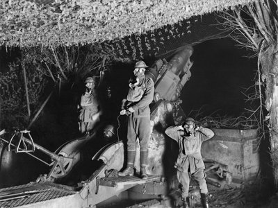 Un obús de 9.2 pulgadas de la 2ª Batería de Asedio Australiana (55ª Batería de Artillería de Asedio Australiana), en acción, Voormezeele, Bélgica, septiembre de 1917 de Australian Photographer