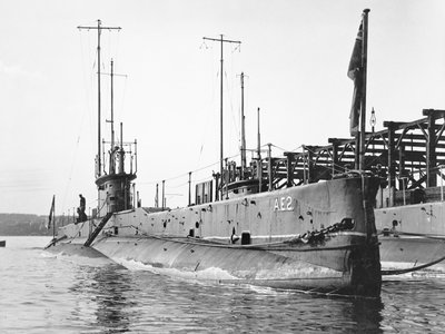 Submarinos de la Armada Australiana (RAN) AE1 y AE2, c.1914 de Australian Photographer