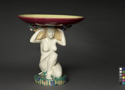 Centro de pedestal, por Wiener Kunstkeramische Werkstätte Busch und Ludescher, c.1910-1915 de Austrian School