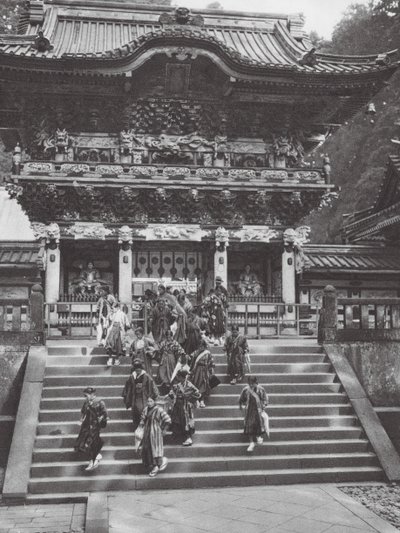 Japón: Nikko, Yomei-mon, Portal principal del santuario de Ieyasu (foto en blanco y negro) de Axel von Graefe