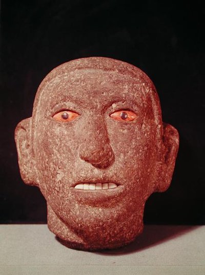 Cabeza de un hombre (basalto) de Aztec