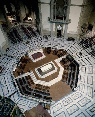 Vista del coro octogonal de mármol realizado por Baccio Bandinelli (1488-1560) (Bartolommeo Brandini), dentro de la Catedral de Florencia (Duomo Santa Maria del Fiore). 1555, Florencia, Italia de Baccio Bandinelli