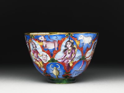 Cuenco con tapa, platillo y cuchara con decoración astrológica, principios del siglo XIX de Baqir