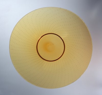Plato en ámbar con patrón de burbujas, fabricado por James Powell & Sons, c.1938 de Barnaby Powell