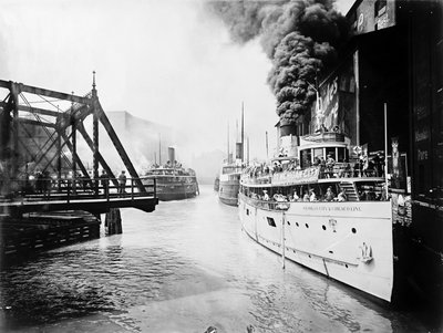 Barcos de pasajeros en el río Chicago, Chicago, Illinois, EE.UU., c.1905 de Barnes and Crosby