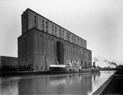 S. S. Arthur Orr en el Elevador Armour E, Chicago, Illinois, EE.UU., c.1905 de Barnes and Crosby