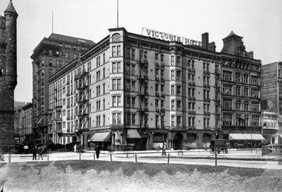 Hotel Victoria, Chicago, Illinois, EE.UU., c.1900 de Barnes and Crosby