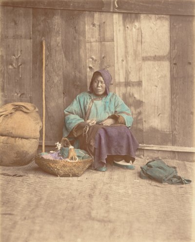 [Mujer china sentada con cesta], 1870s de Baron Raimund von Stillfried