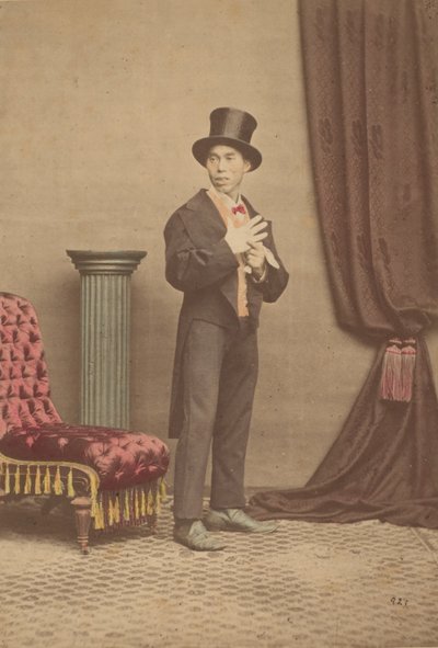[Retrato de Estudio de un Hombre Japonés con Ropa Occidental], 1880s de Baron Raimund von Stillfried