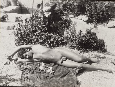 [Joven desnudo reclinado] de Baron Wilhelm von Gloeden