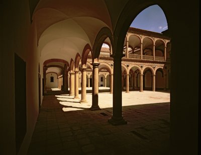 Vista de la galería de los patios interiores del hospital, obra de Bartolomé Bustamante (c.1499-1570) (foto) de Bartolome de Bustamante