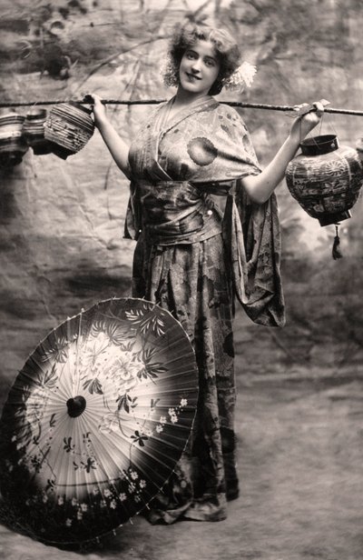 Denise Orme, cantante inglesa, principios del siglo XX de Bassano Studio