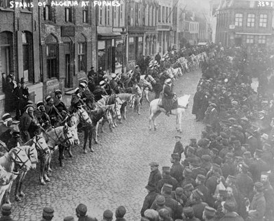 Spahis de Argelia en Furnes, 1914-15 de Belgian Photographer