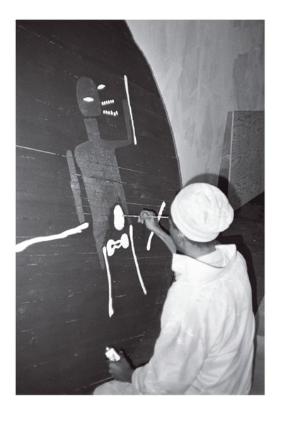 Jean-Michel Basquiat pintando "Record", Area, Nueva York de Ben Buchanan