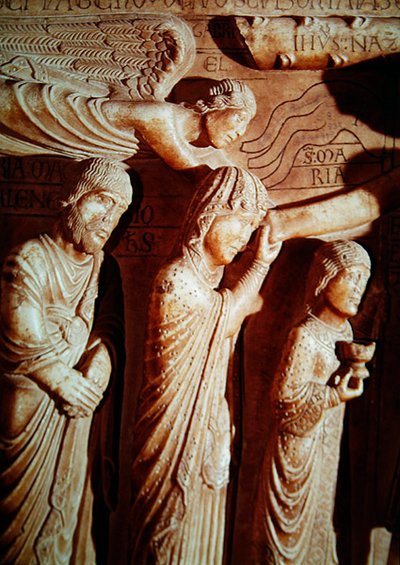 (detalle) de la Virgen de la Deposición de Benedetto Antelami